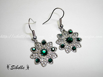 Boucles d'oreilles estampe strass vert